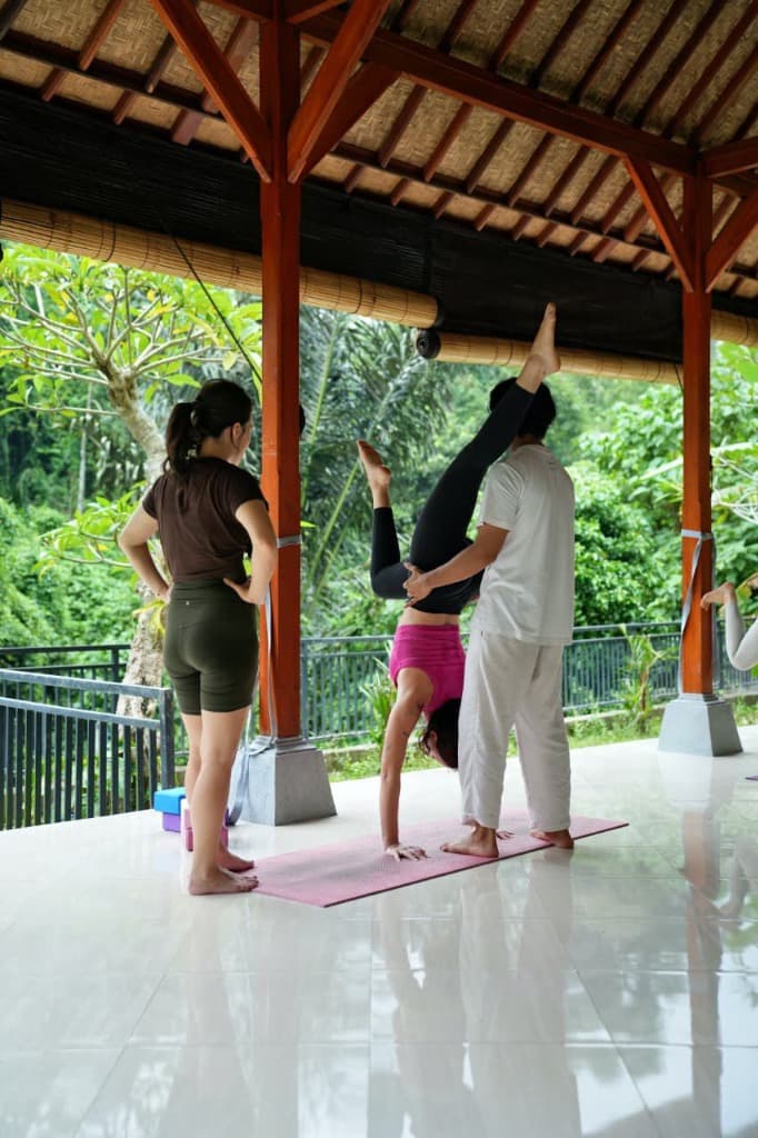 Arm Balancing & Handstand Masterclass