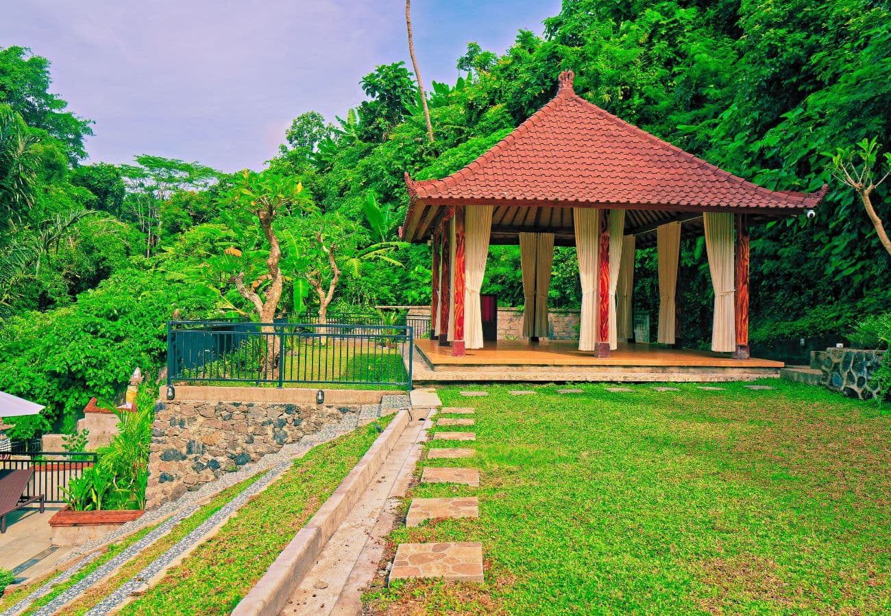 Tresna Shala Ambient