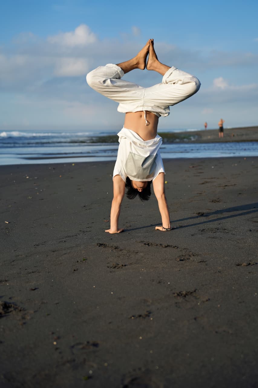 Advanced Arm Balance & Handstand Biomechanics Gallery visual 1