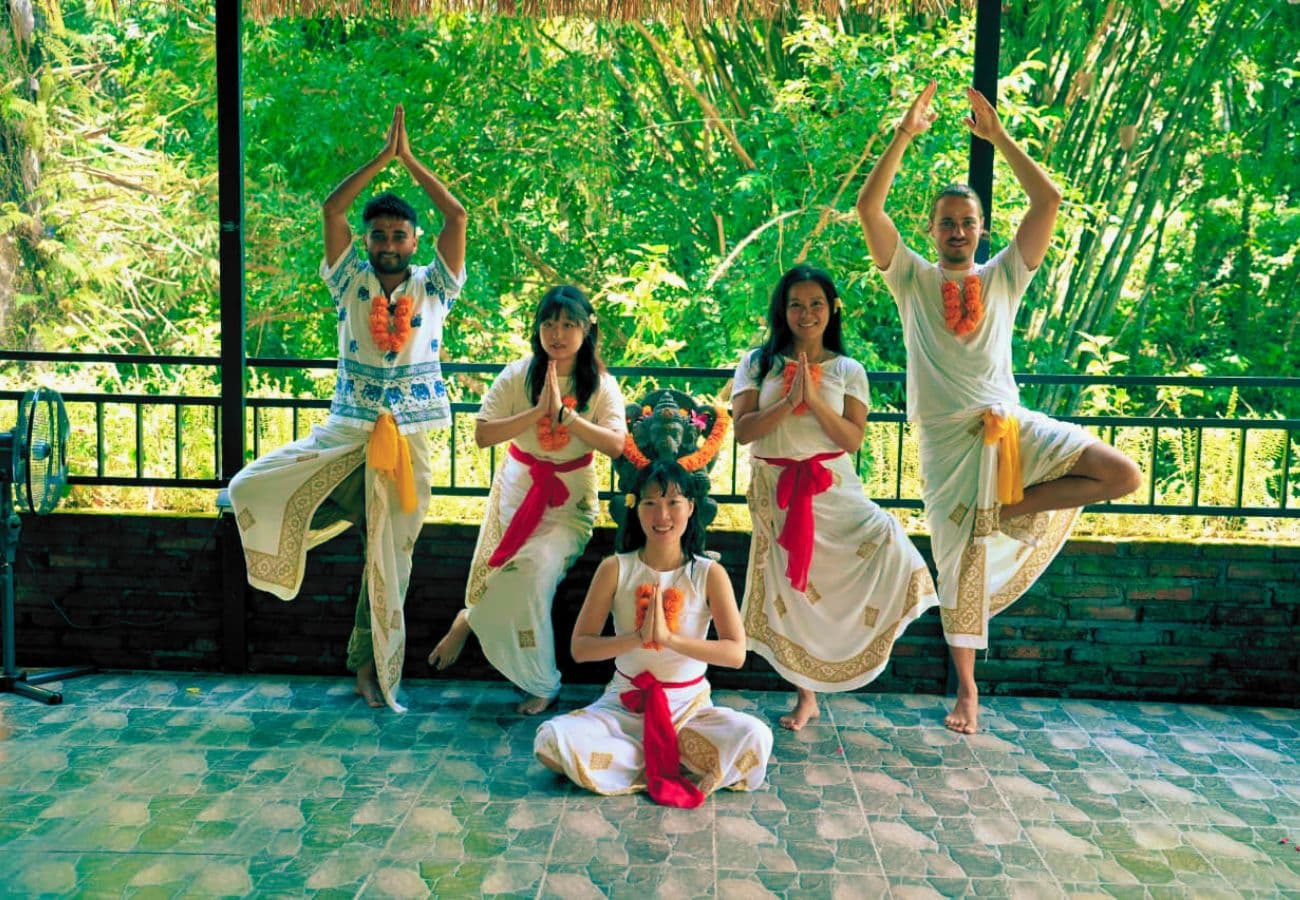 Playful Acro Yoga & Communal Trust Building Gallery visual 3